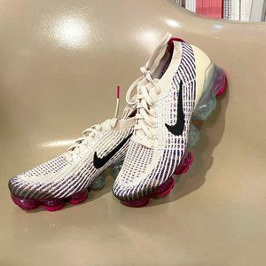 Nike Air VaporMax cream and Purple Translucent Sole Size 9 New